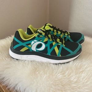 Pearl Izumi men’s 7.5 H3 - women’s 9 UK 40.5 road